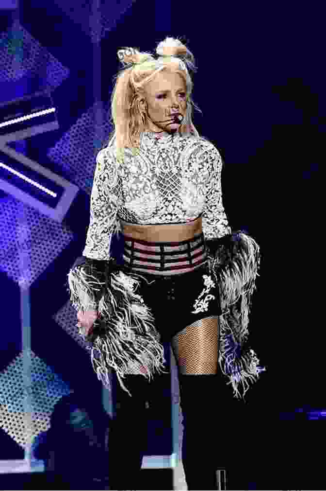 Britney Spears Performing On Stage In A Revealing Outfit. Article: En Vogue A Throwback To The 90s (2009)